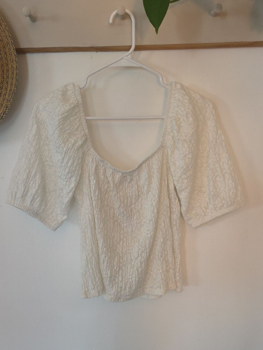 Old Navy Cream Textured Scoop-Neck Puff Sleeve Blouse